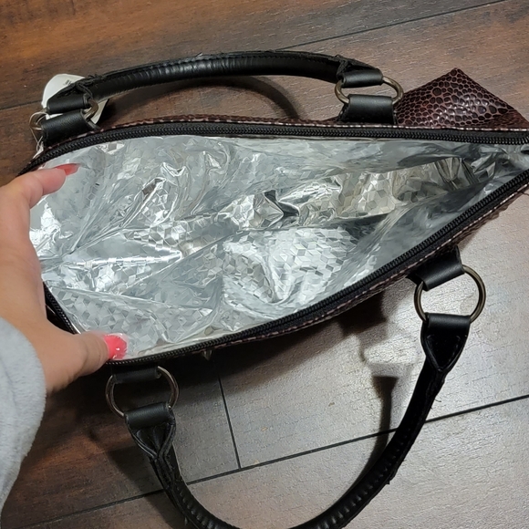 NWT Insulated Wine Clutch - Picture 4 of 4